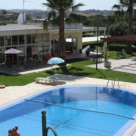 Santa Teresinha 3* Алвор
